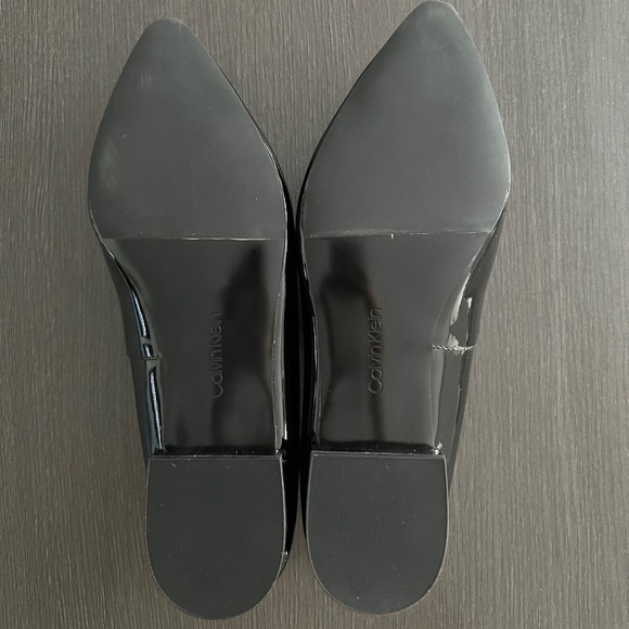 Calvin Klein NWOT Gloss Black Patent Leather Loafers, Women's Size 6.5 - Picture 2 of 7